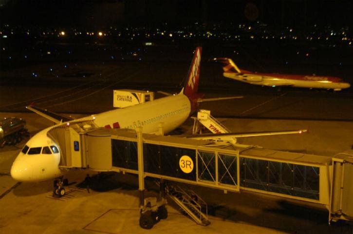Ap&oacute;s caos a&eacute;reo, Salgado Filho tem movimento tranquilo