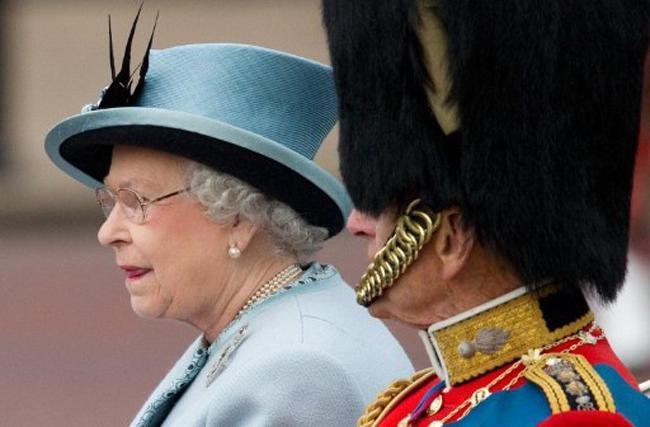 William e Kate participam do anivers&aacute;rio oficial da rainha