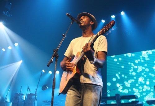 Seu Jorge faz show nesta quinta-feira