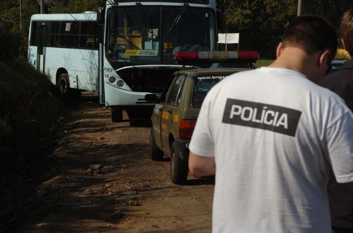 Homem morre atropelado por &ocirc;nibus na zona Leste da Capital