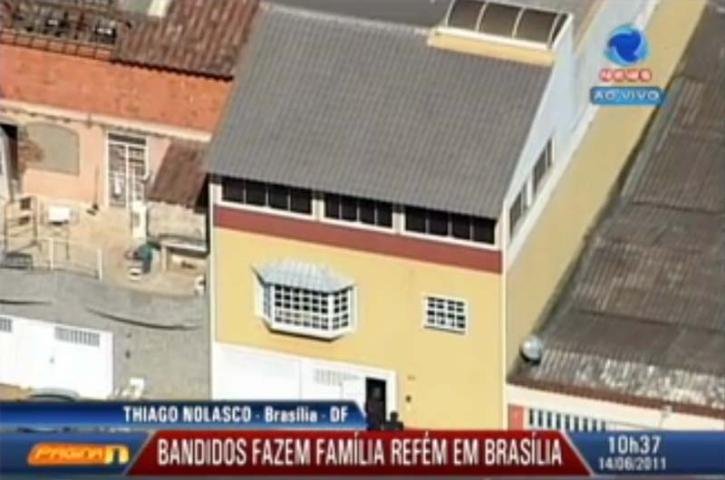 Pol&iacute;cia negocia libera&ccedil;&atilde;o de ref&eacute;ns em Bras&iacute;lia 