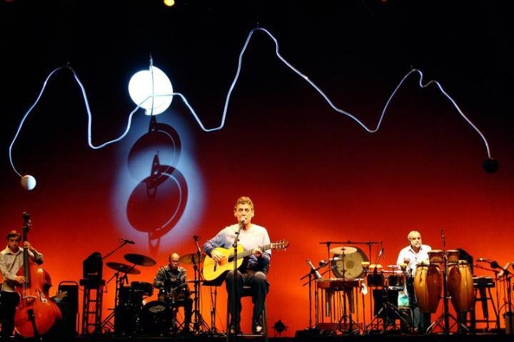 Chico Buarque prepara &aacute;lbum de in&eacute;ditas