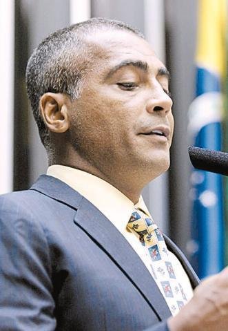 Rom&aacute;rio cobra mais explica&ccedil;&otilde;es 