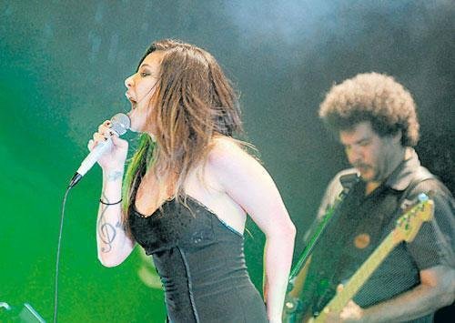cantora mostra o repert&oacute;rio do novo DVD 