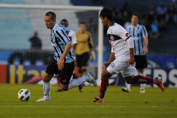 Marquinhos &eacute; punido pelo STJD e desfalca Gr&ecirc;mio