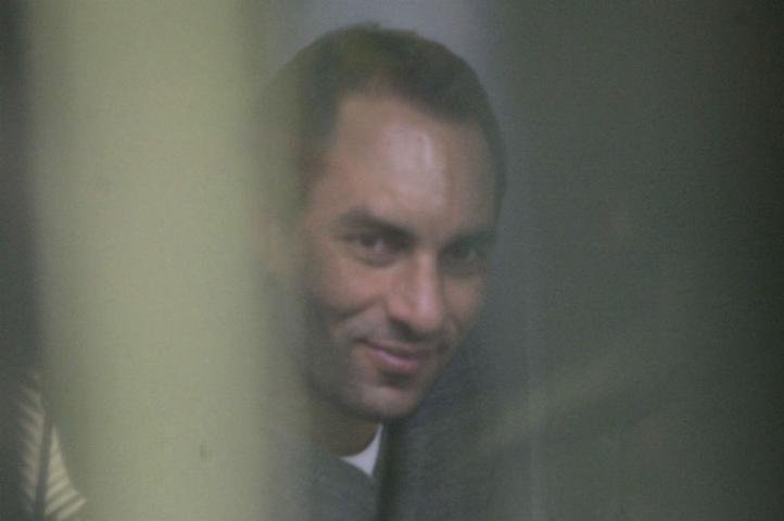 Edmundo recebe alvar&aacute; de soltura e &eacute; libertado em SP