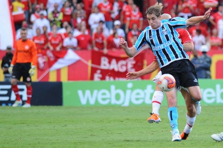 Ad&iacute;lson na mira do futebol franc&ecirc;s