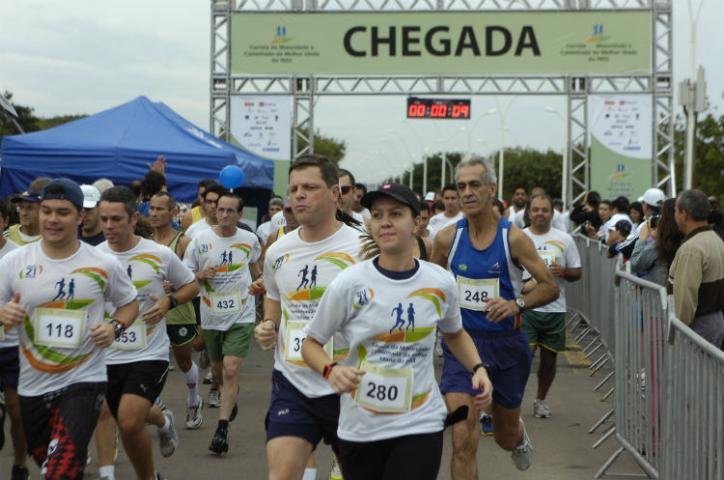 INSS comemora anivers&aacute;rio com atividade esportiva em Porto Alegre