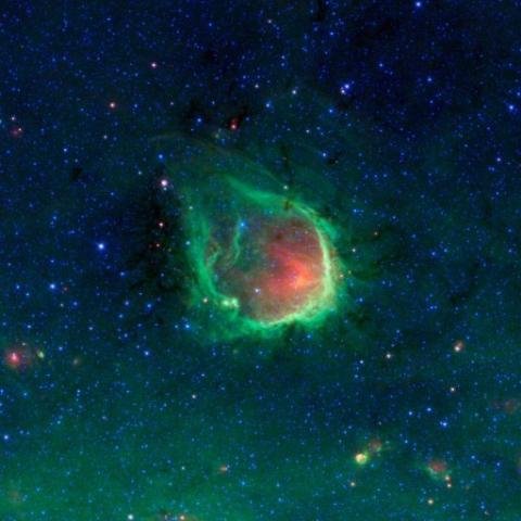 Nasa flagra nebulosa parecida com anel de Lanterna Verde