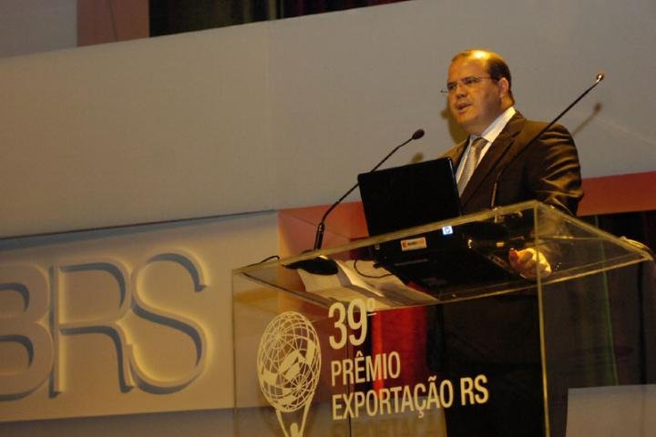 Presidente do BC recebe homenagem em Porto Alegre