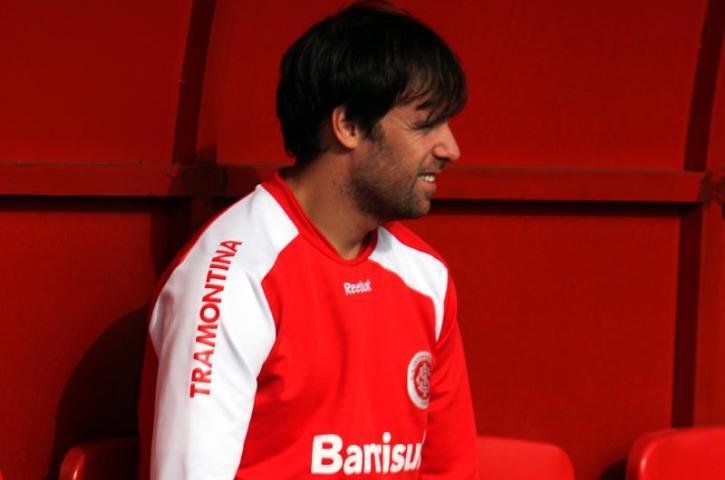 Inter libera atacante Cavenaghi