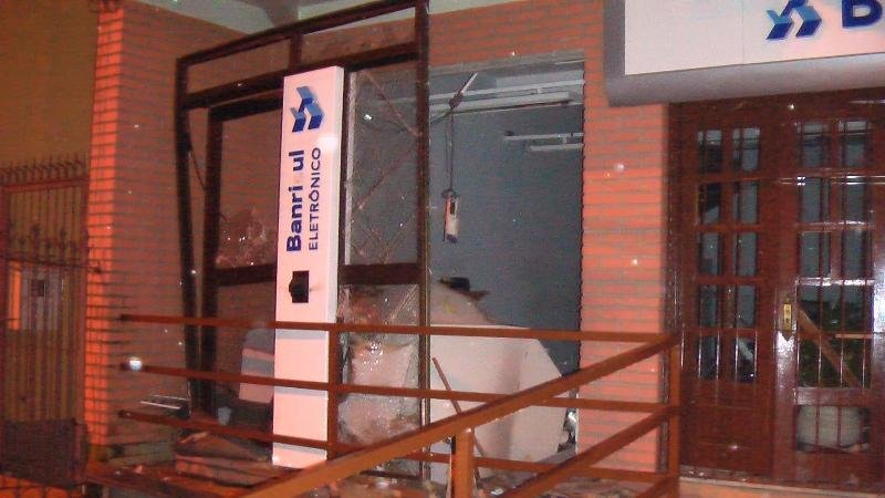Mais dois caixas eletr&ocirc;nicos s&atilde;o explodidos em Caxias do Sul