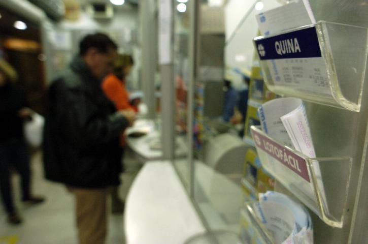 Sorteios da Quina e da Mega-Sena ocorrem hoje e amanh&atilde;
