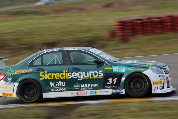 Pai e filho correm juntos e representam o RS na Mercedes Challenge
