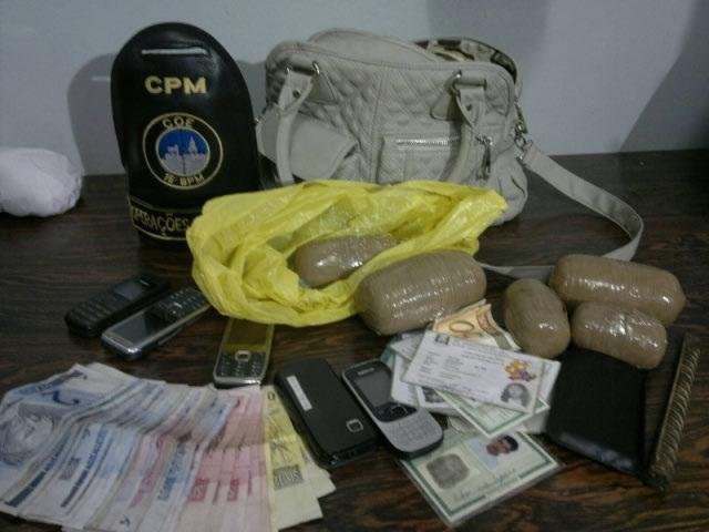 Mulher que levaria maconha para pres&iacute;dio &eacute; presa em Canoas
