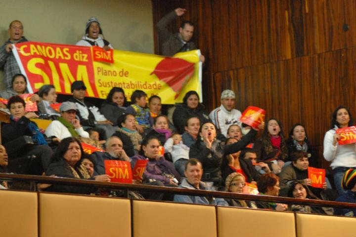 Manifestantes bloqueiam Assembleia em vota&ccedil;&atilde;o de pacote 