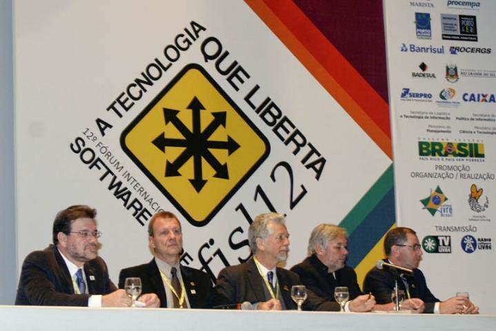 FISL12 &eacute; aberto em Porto Alegre