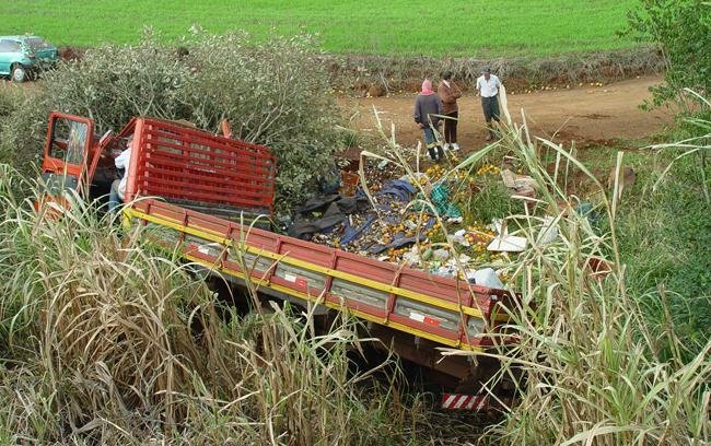 Acidente com caminh&otilde;es deixa dois feridos no Noroeste do Estado