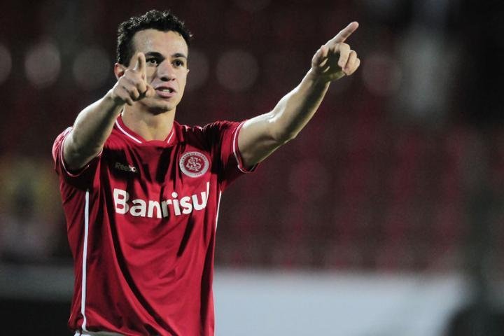  Luigi n&atilde;o descarta sa&iacute;da de Dami&atilde;o e admite que avalia propostas