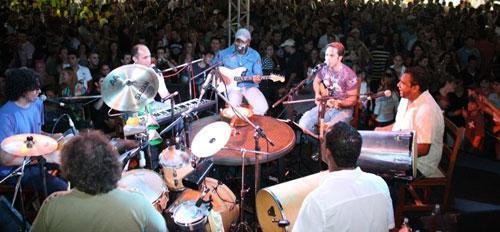 Os paulistas do grupo Samb&ocirc; misturam rock e samba e fazem &uacute;nica apresenta&ccedil;&atilde;o neste s&aacute;bado no Planet Music Hall