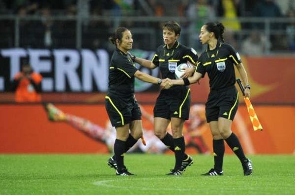 Brasil vence a Noruega com show de Marta e garante vaga