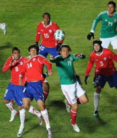 Com gol de Paredes, Chile vence M&eacute;xico de virada