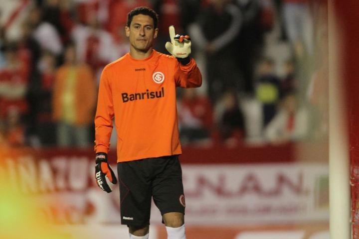 Interesse do Galatasaray em Muslera atrasa negocia&ccedil;&atilde;o com Lauro