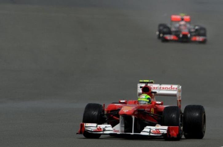 Sob chuva, Massa lidera segundo treino livre na Inglaterra