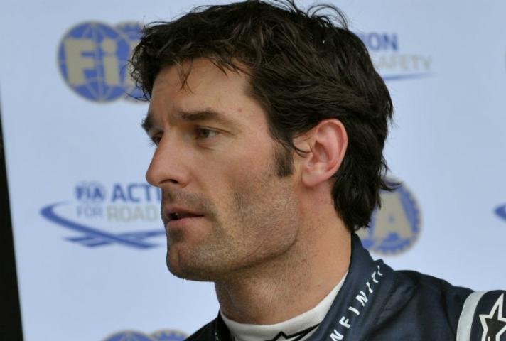 Mark Webber sai na pole em Silverstone