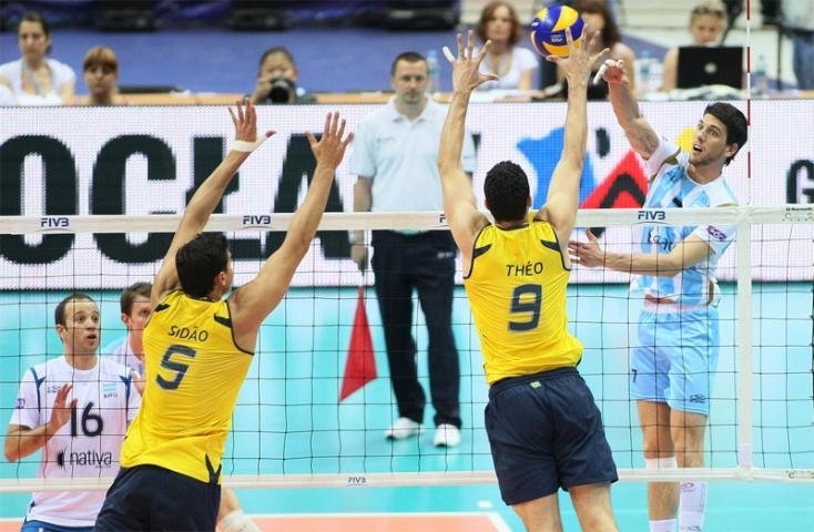 Brasil vence a Argentina e est&aacute; na final da Liga Mundial