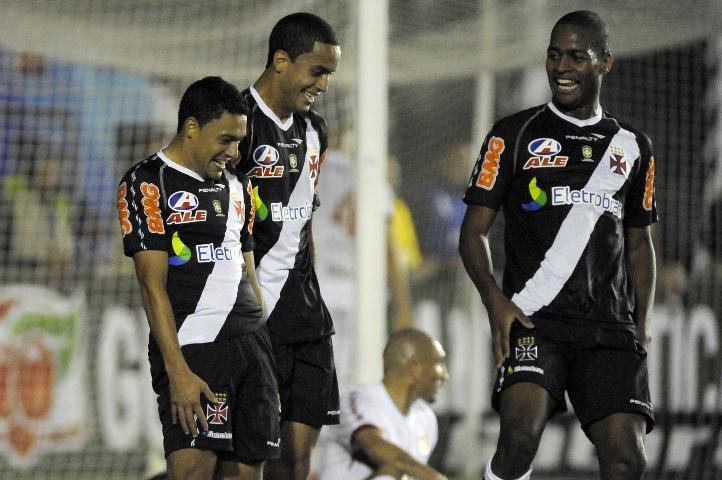 Inter leva dois gols de rebote e perde para o Vasco