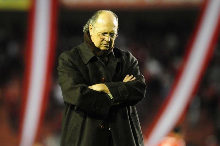 Dirigente revela dificuldade do Inter em contratar