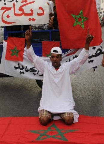 Milhares de pessoas pedem mudan&ccedil;as pol&iacute;ticas no Marrocos