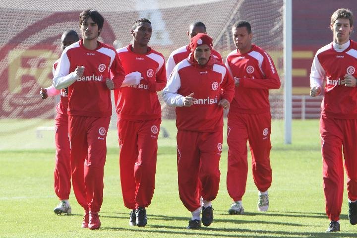 Inter procura um camisa 5 para o meio-campo