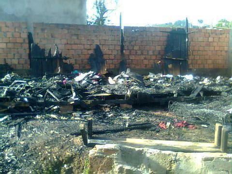 Pane na rede el&eacute;trica teria causado inc&ecirc;ndio no bairro Teres&oacute;polis