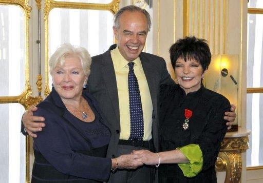 Cantora Liza Minnelli recebe medalha da Legi&atilde;o de Honra, na Fran&ccedil;a