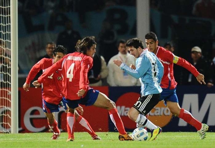 Messi e Aguero desencantam e conduzem goleada de 3 a 0 da Argentina