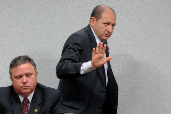Dnit n&atilde;o &eacute; feudo do PR, diz Pagot para senadores