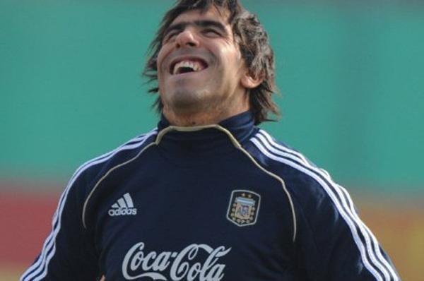Presidente do Corinthians confirma oferta de cerca de R$ 90 milh&otilde;es por Tevez