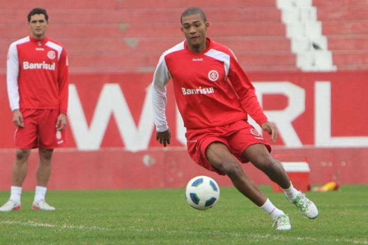 Rach&atilde;o marca &uacute;ltimo treino do Inter antes do Corinthians
