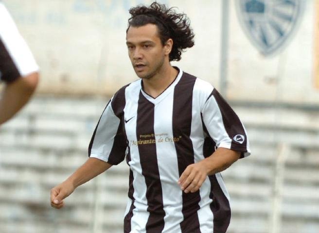 Ex-lateral do Inter Chiquinho atuar&aacute; no Vit&oacute;ria  