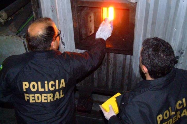 PF queima 62 kg de coca&iacute;na em Rio Grande