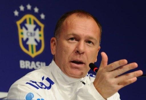 Mano elogia evolu&ccedil;&atilde;o e indica que deve manter time no domingo 