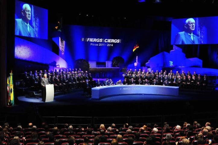 M&uuml;ller discursou em sua posse, no Teatro do Sesi