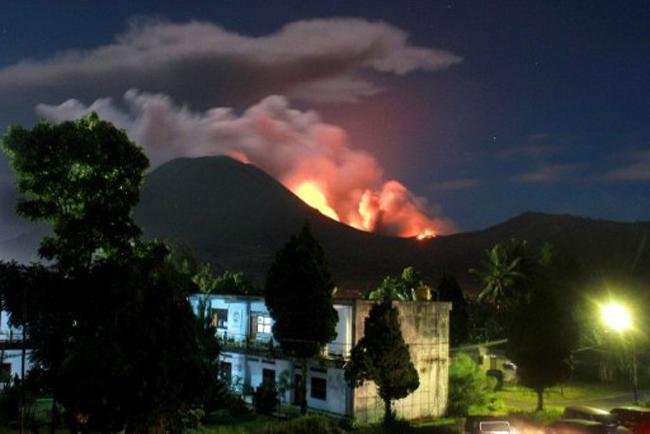Lokon expeliu rochas, lavas e cinzas a mais de um quil&ocirc;metro de altura