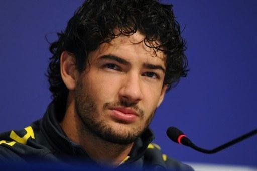 Vou estudar o Paraguai para marcar mais gols, diz Pato