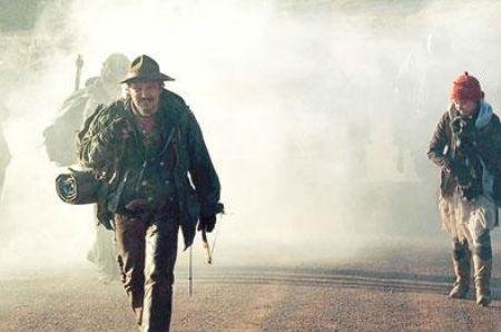 &acute;Stake Land - Anoitecer Violento` mostra Estados Unidos devastado pela crise e tomado por vampiros
