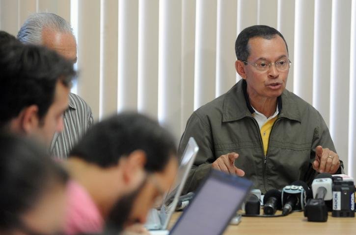 Ministro dos Transportes n&atilde;o descarta nova demiss&otilde;es