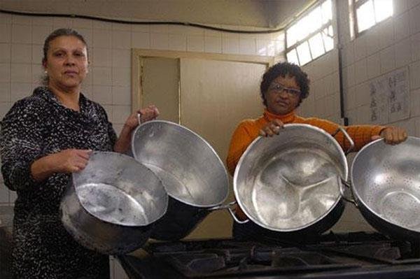 	Cozinha comunit&aacute;ria da Restinga enfrenta falta de g&aacute;s e comida 