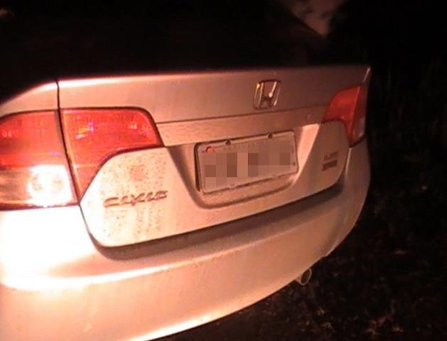 Carro que teria sido usado pela quadrilha foi abandonado